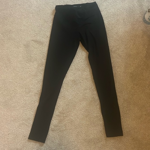 Aritzia Black Leggings. - Picture 1 of 2